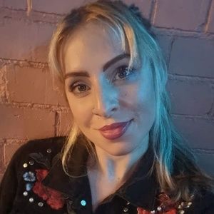 Meet your Posher, Simone